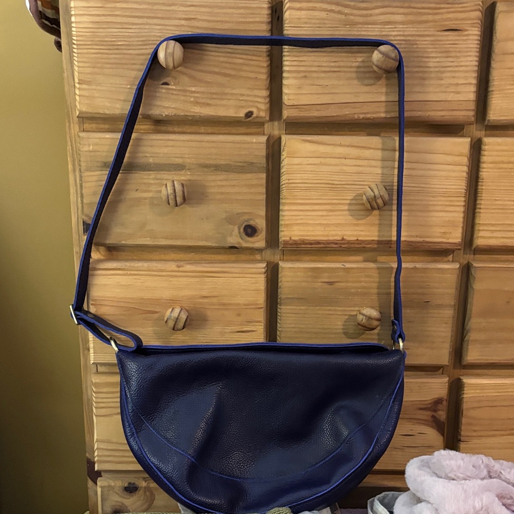 Portland Leather Navy Shoulder Bag